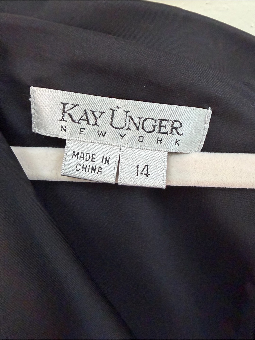 Kay Unger New York Black Elegant Off-Shoulder Dress - Picture 7 of 8
